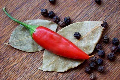 Black Pepper in Comparison with Rey Chili Pepper